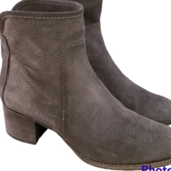 AQUATALIA ITALIAN WOMEN ANKLE BOOTS BACK ZIPPER GRAY SUEDE SIZE 6.5 - Picture 2 of 10